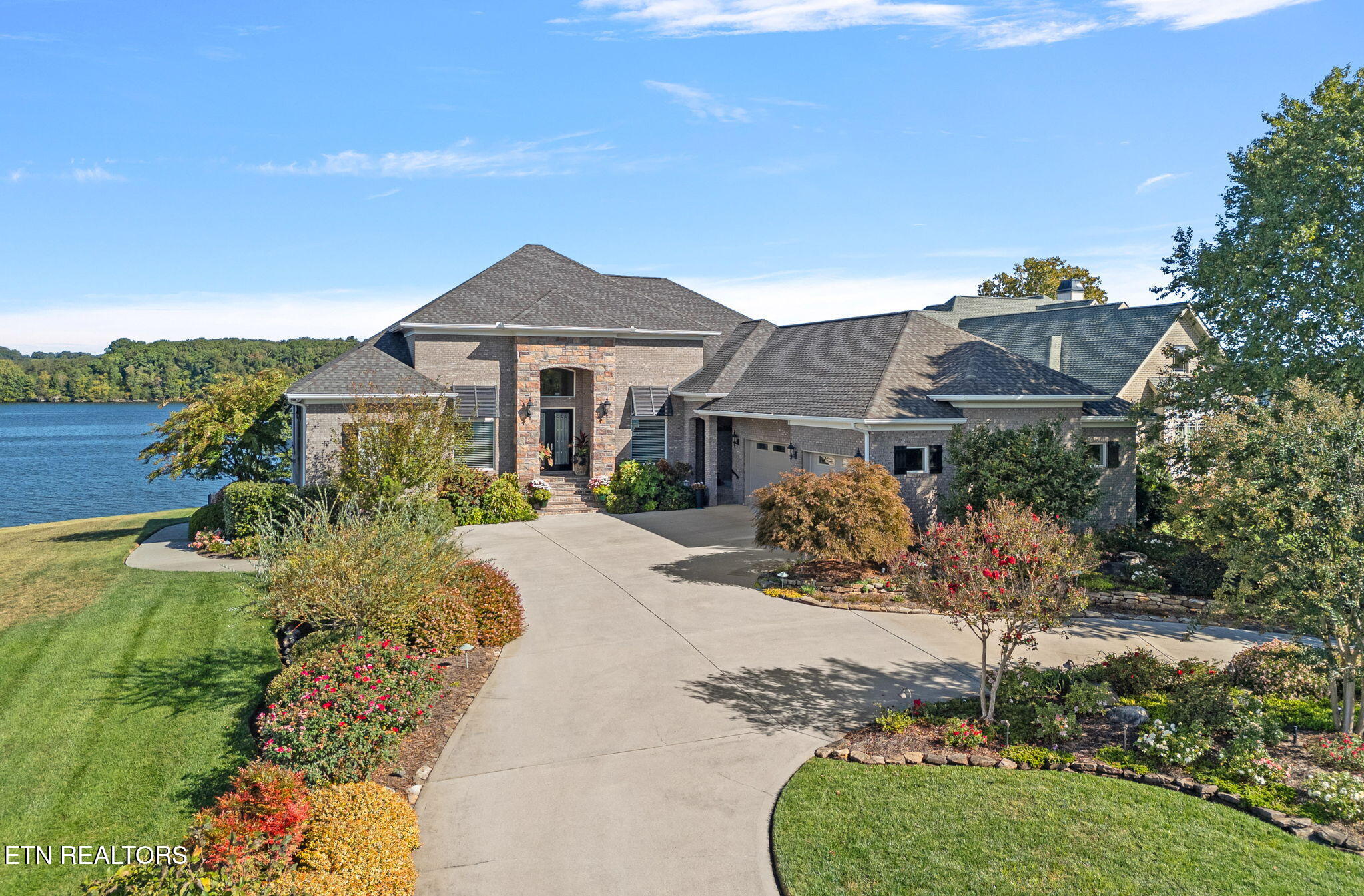 3726 Promontory Point