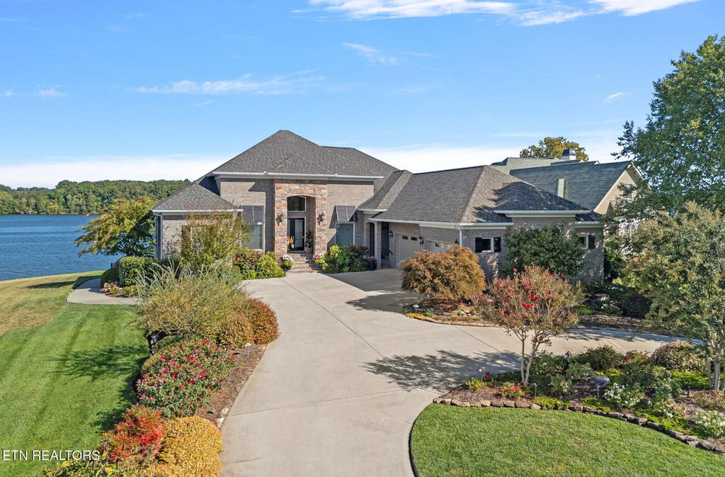 Photo of 3726 Promontory Point, Louisville, TN 37777 (MLS # 1293784)