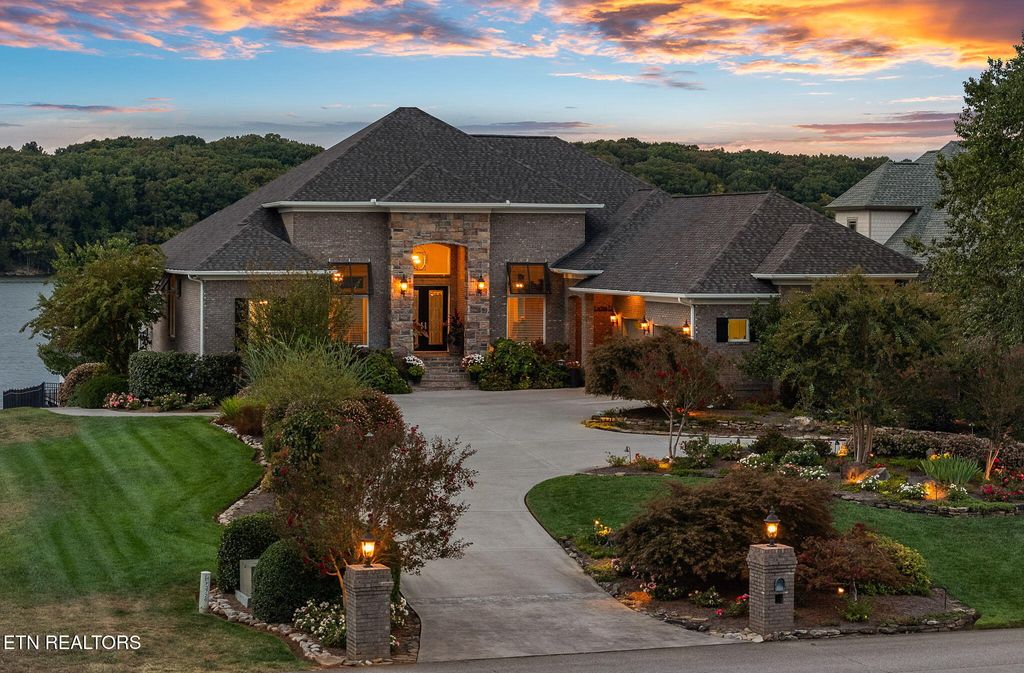 Photo of 3726 Promontory Point, Louisville, TN 37777 (MLS # 1293784)