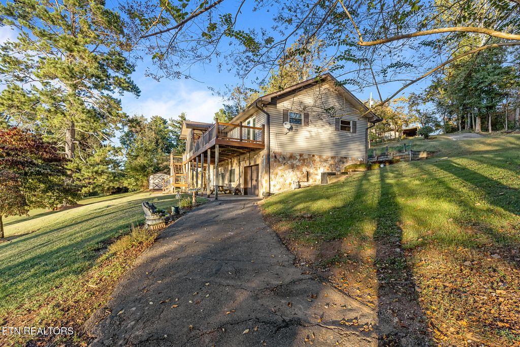 Photo of 278 Hood Drive, Kingston, TN 37763 (MLS # 1318583)