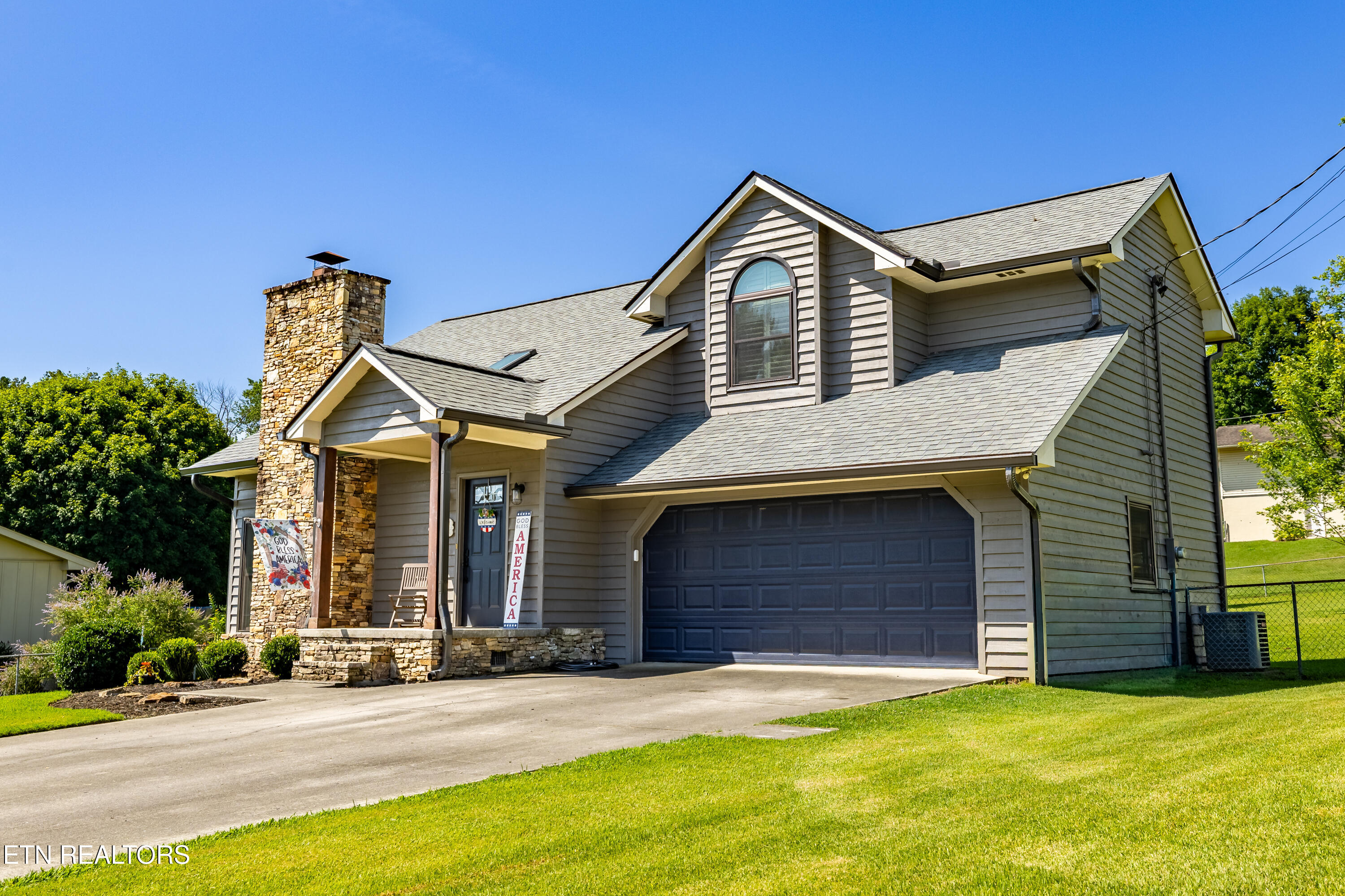 1208 Hoss Rd