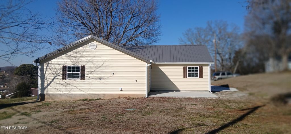 Photo of 104 Buena Vista Ave, Sweetwater, TN 37874 (MLS # 1327675)