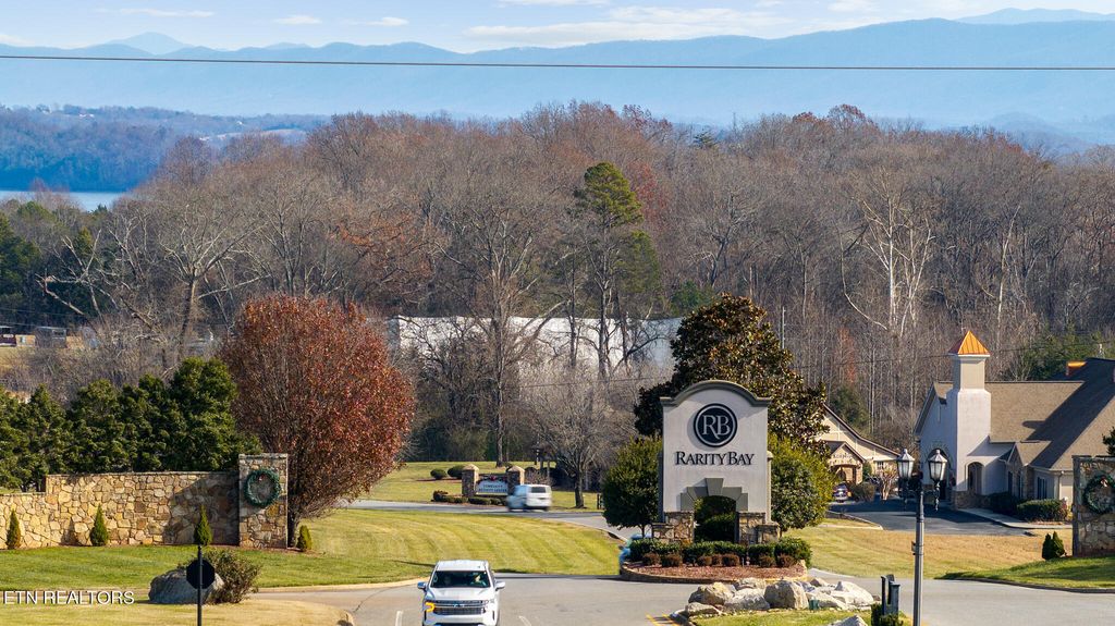 Photo of 535 Rarity Bay Pkwy #302 D, Vonore, TN 37885 (MLS # 1247726)