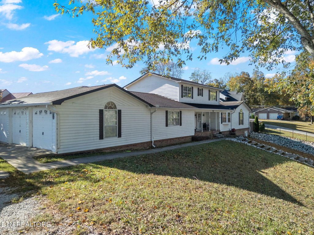 Photo of 109 Cherry Lane, Jacksboro, TN 37757 (MLS # 1328697)