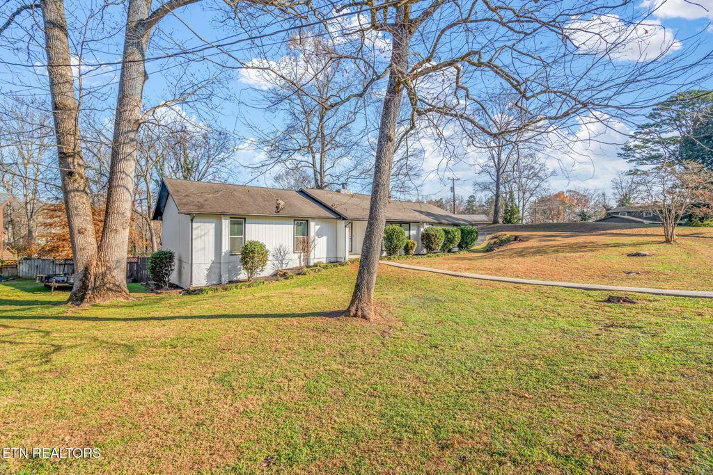 Photo of 115 Lake Circle, Harriman, TN 37748 (MLS # 1322568)