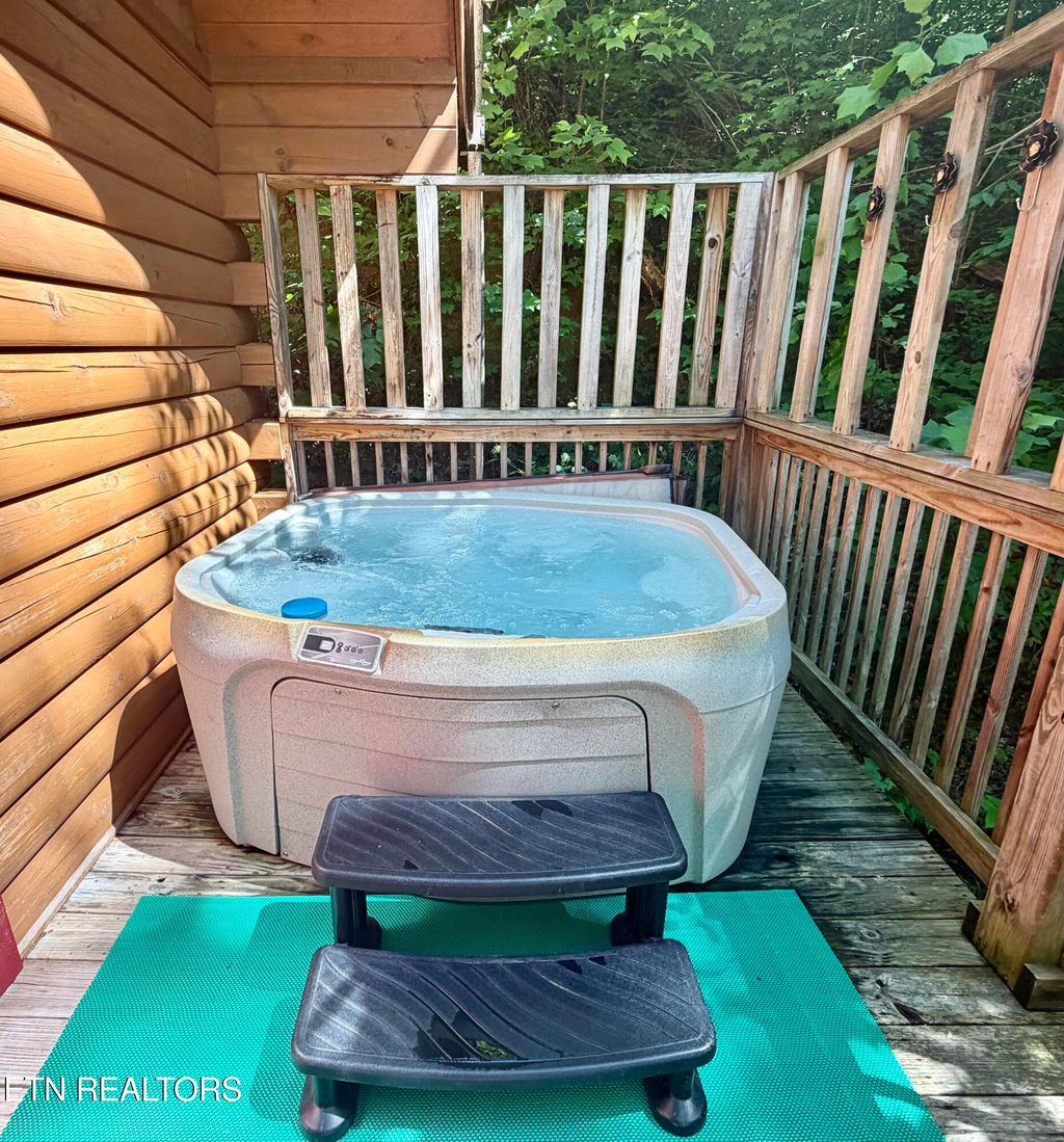 Photo of 411 Abrams Falls Way, Gatlinburg, TN 37738 (MLS # 1341514)
