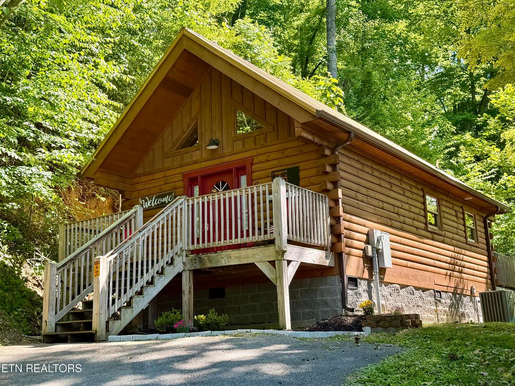 Photo of 411 Abrams Falls Way, Gatlinburg, TN 37738 (MLS # 1341514)
