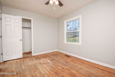Tiny photo for 310 W Kentucky Ave, LaFollette, TN 37766 (MLS # 1326297)