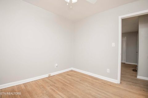 Tiny photo for 310 W Kentucky Ave, LaFollette, TN 37766 (MLS # 1326297)