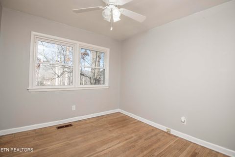 Tiny photo for 310 W Kentucky Ave, LaFollette, TN 37766 (MLS # 1326297)