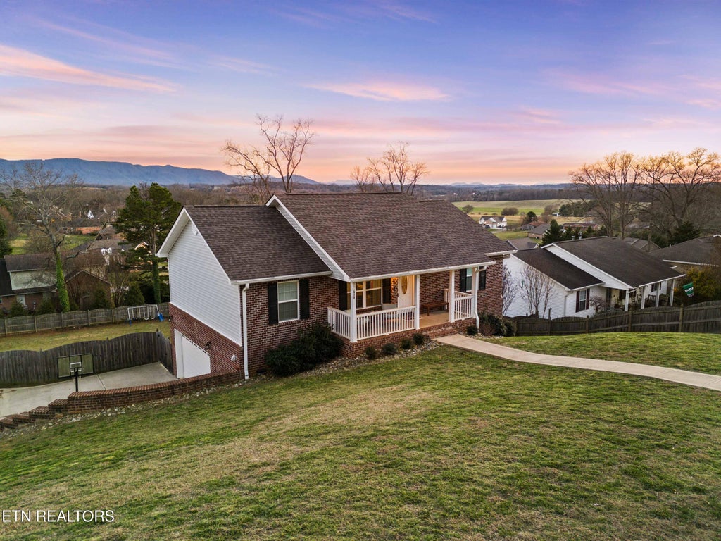 Photo of 2928 Big Bend Drive, Maryville, TN 37803 (MLS # 1291765)
