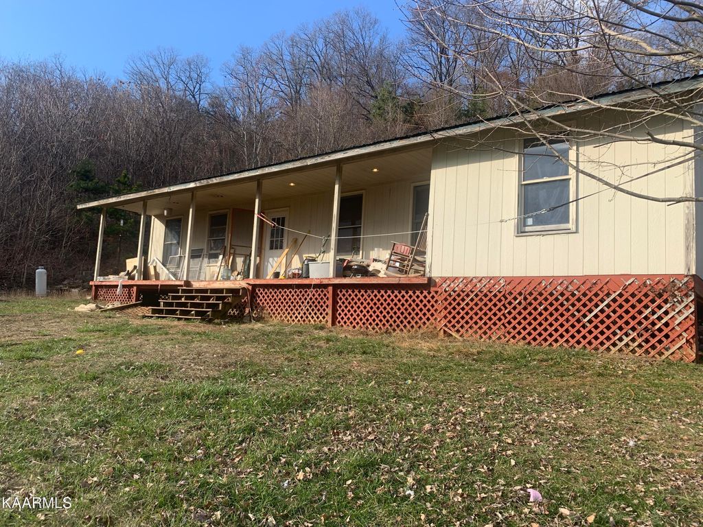 Photo of 671 Bailey Cemetery Rd Rd, Tazewell, TN 37879 (MLS # 1214336)