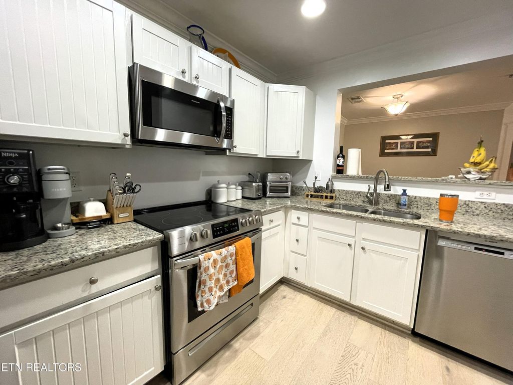 Photo of 3930 Cherokee Woods Way Way #102, Knoxville, TN 37920 (MLS # 1337506)