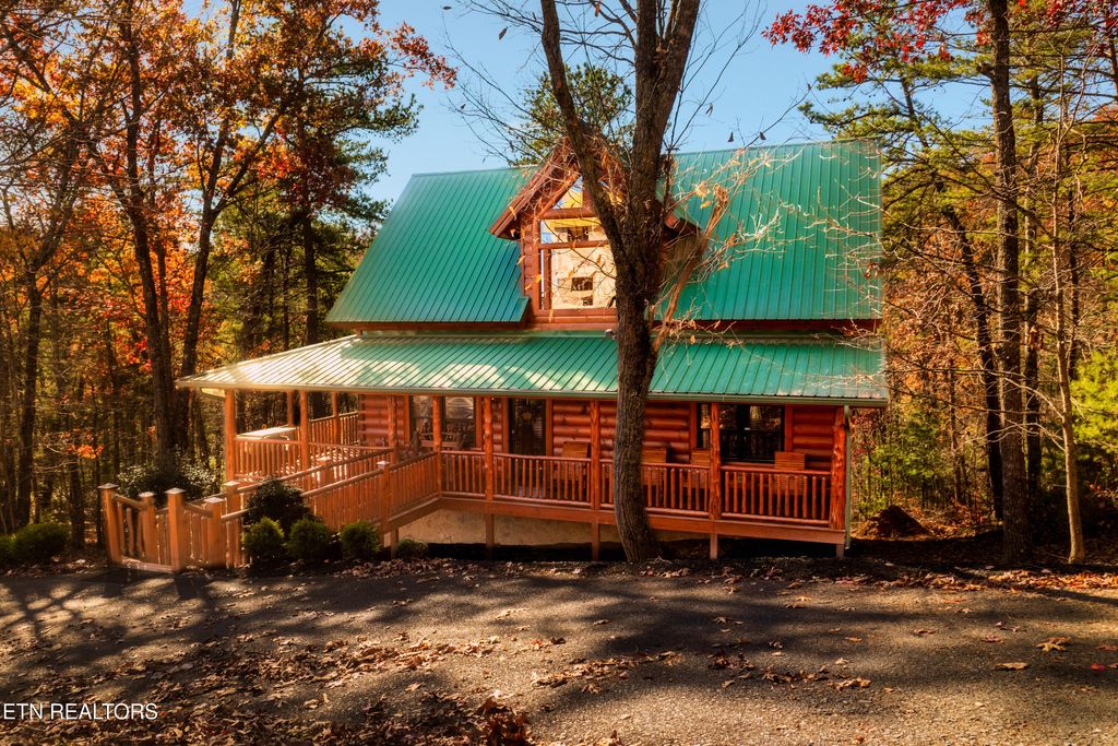 Photo of 2017 Smoky Cove Rd, Sevierville, TN 37876 (MLS # 1328640)