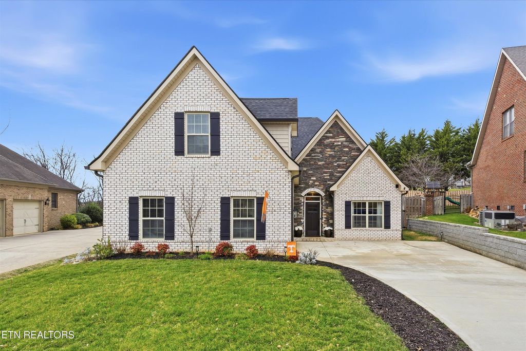 Photo of 2441 Brooke Willow Blvd, Knoxville, TN 37932 (MLS # 1331037)