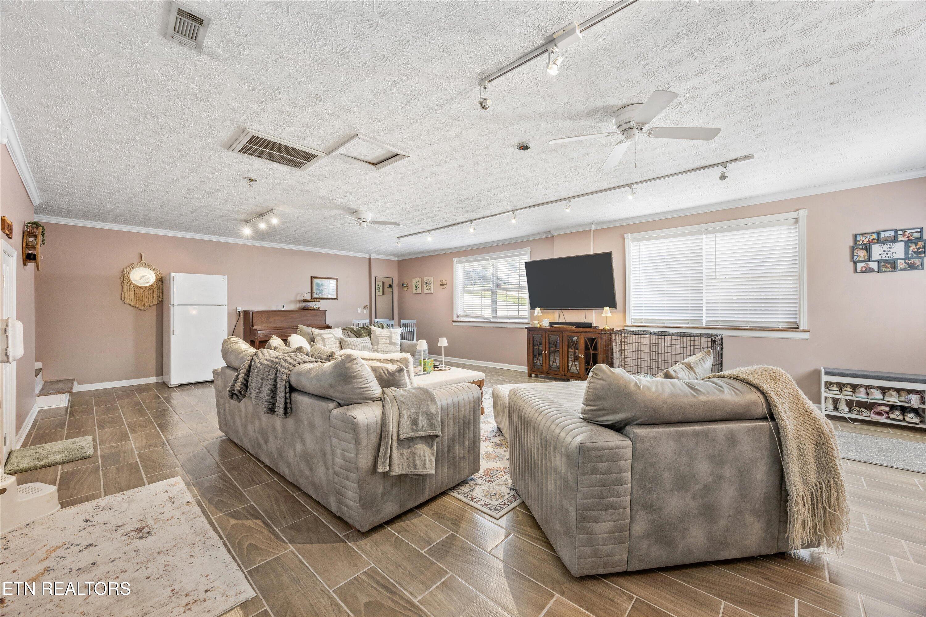 8925 Heathercrest Drive