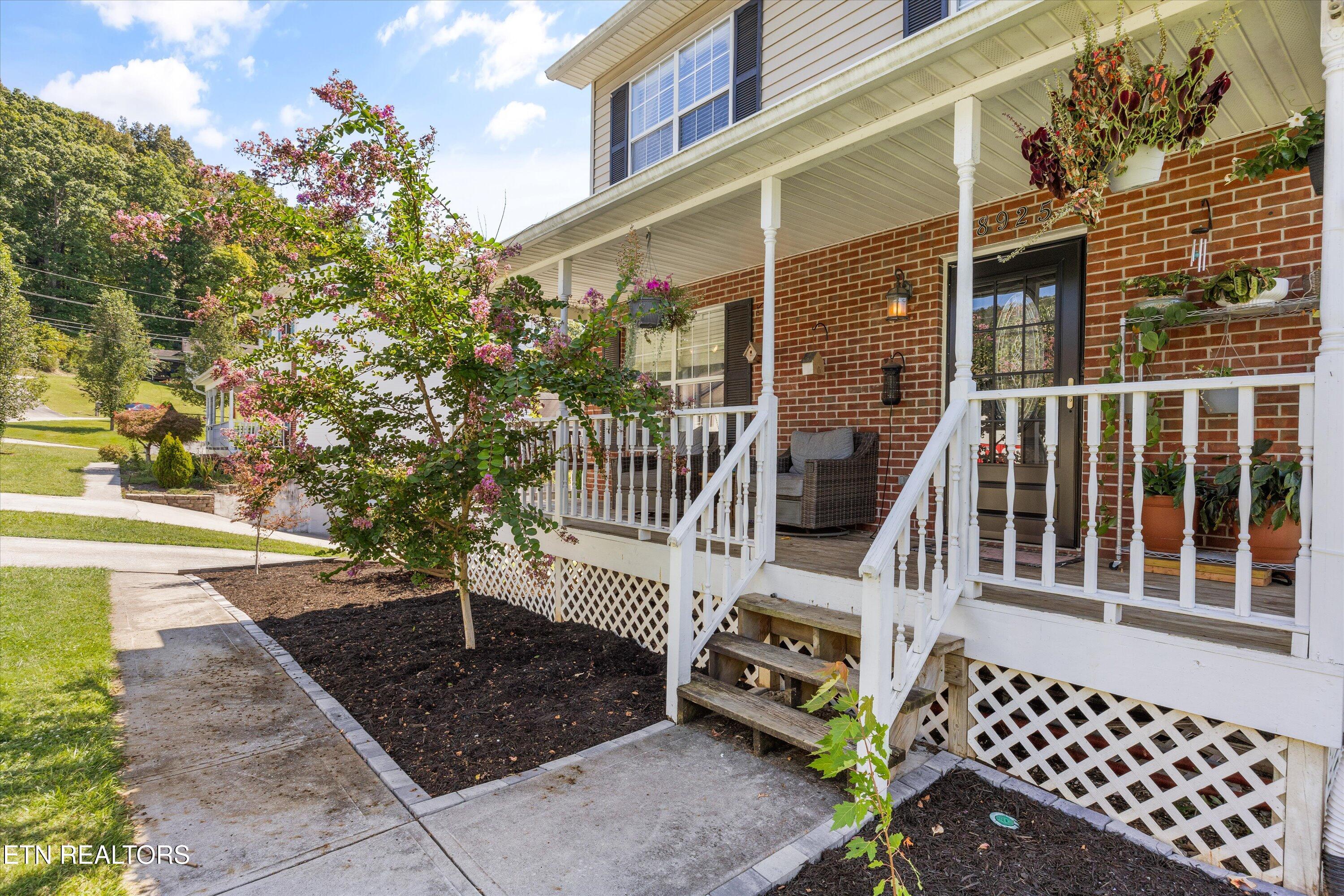 8925 Heathercrest Drive