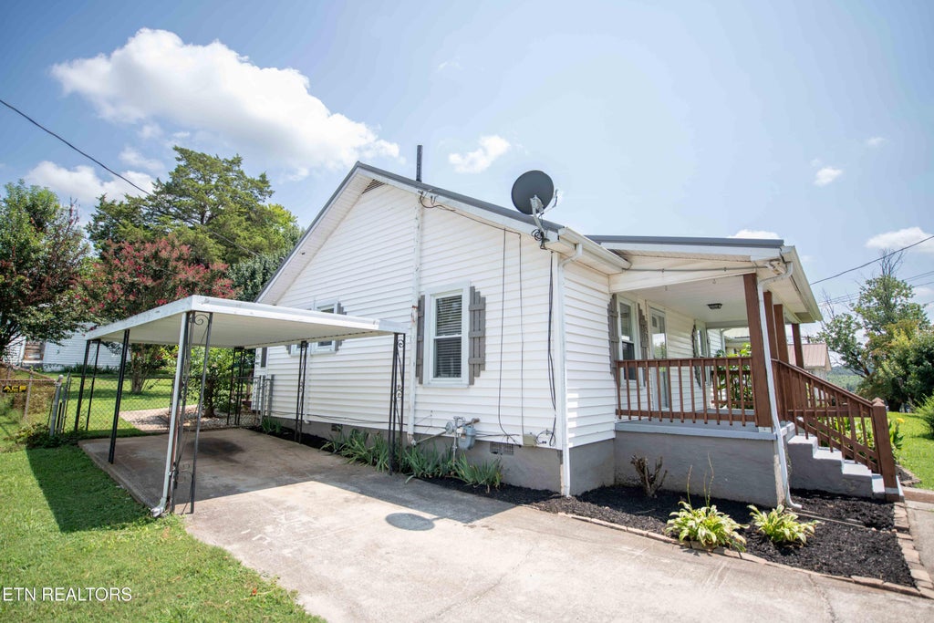 Photo of 1307 Grove St, Loudon, TN 37774 (MLS # 1351806)