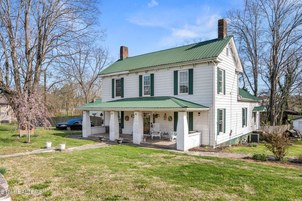 Photo of 526 Old Middlesboro Hwy, LaFollette, TN 37766 (MLS # 1334824)