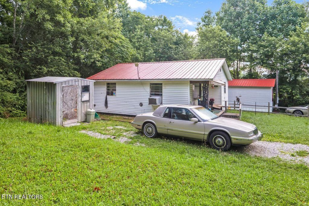 Photo of 516 Sheldon Drive, Harriman, TN 37748 (MLS # 1305836)