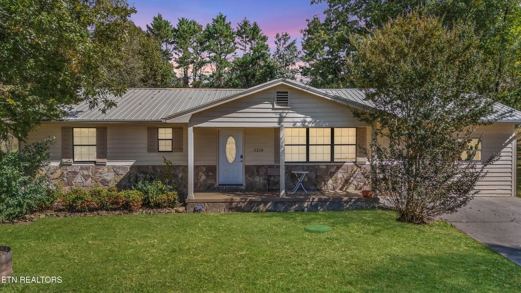 Photo of 2218 Red Bank Circle, Sevierville, TN 37876 (MLS # 1319694)