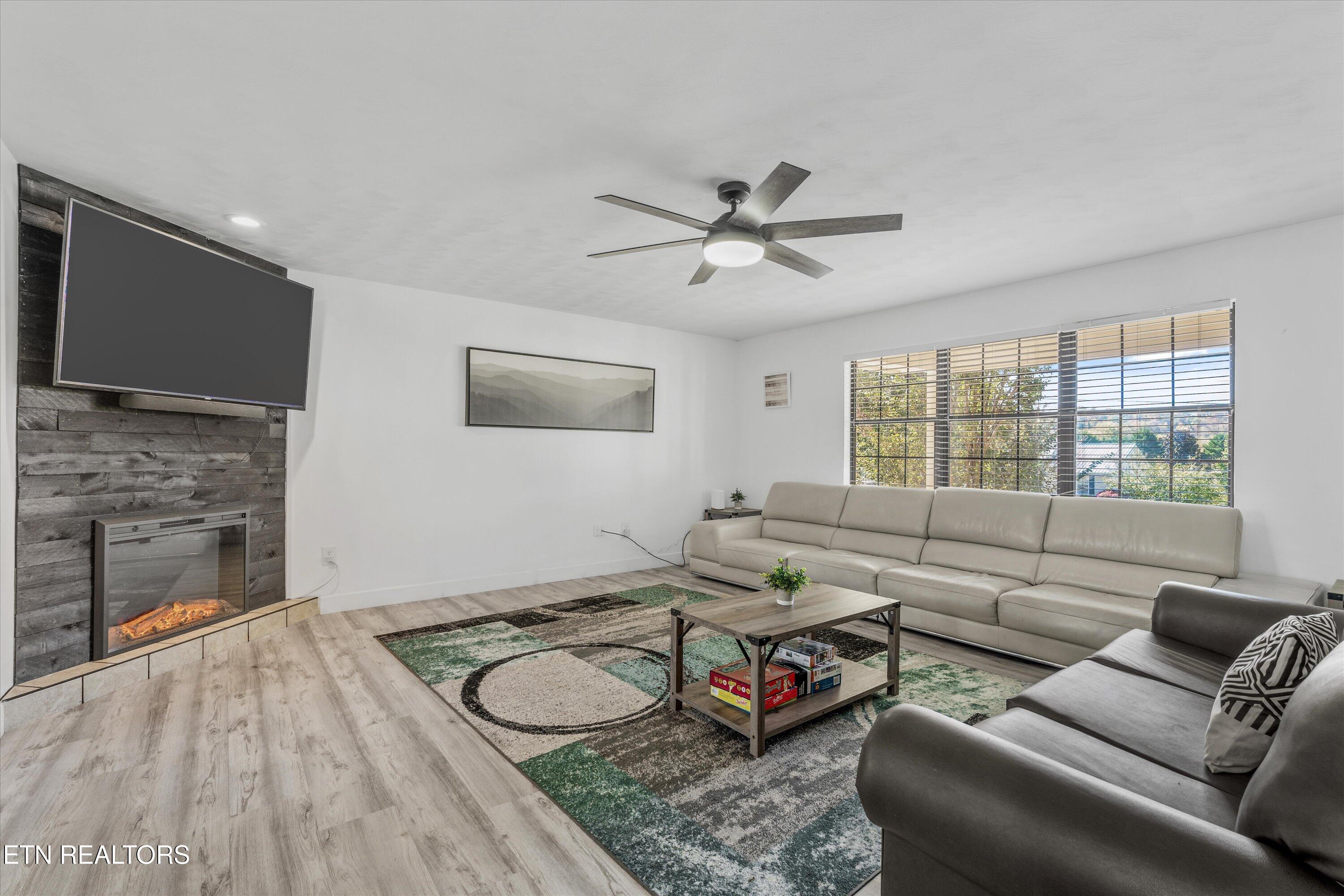 2218 Red Bank Circle