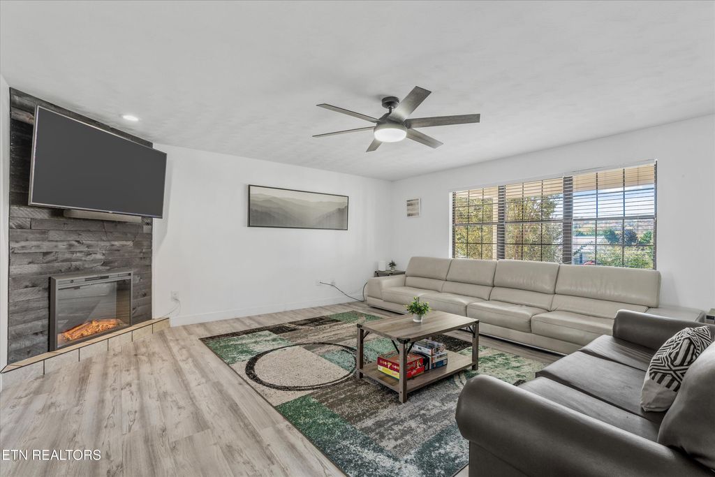 Photo of 2218 Red Bank Circle, Sevierville, TN 37876 (MLS # 1319694)