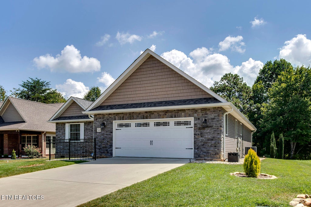 Photo of 156 Elokwa Way, Loudon, TN 37774 (MLS # 1354043)