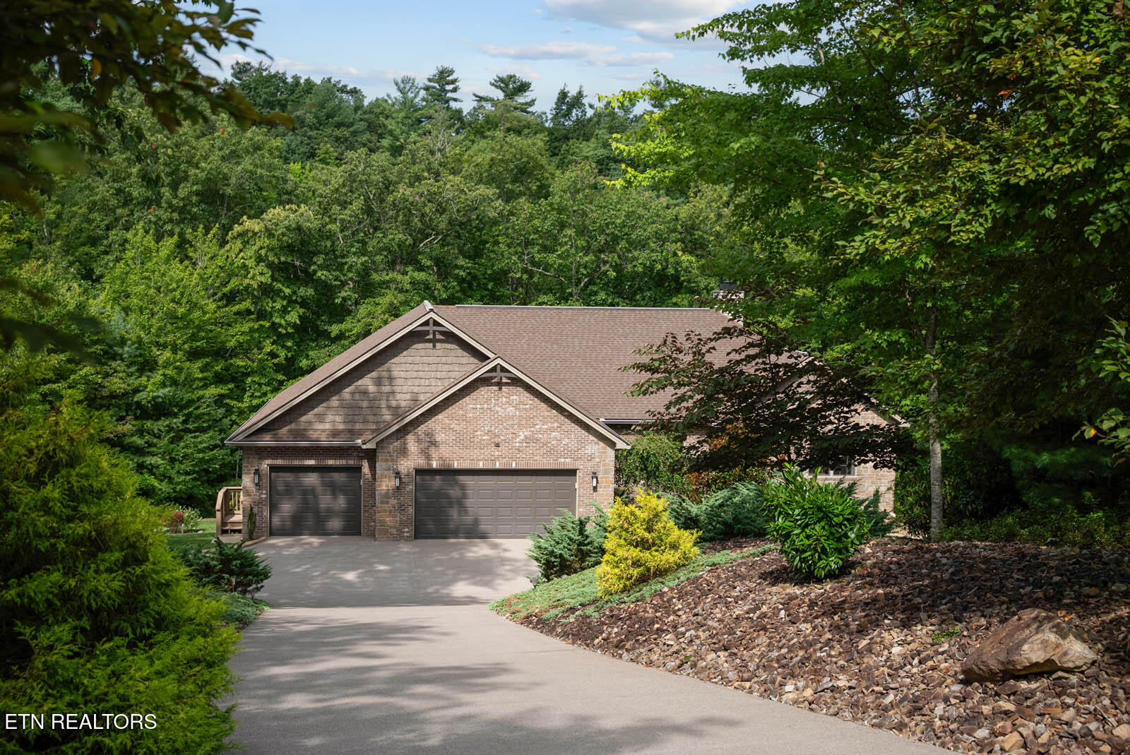 29 Lindsey Knoll Circle