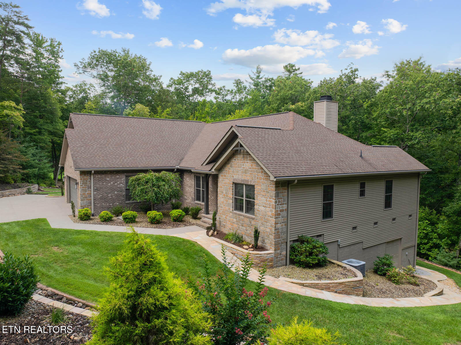29 Lindsey Knoll Circle
