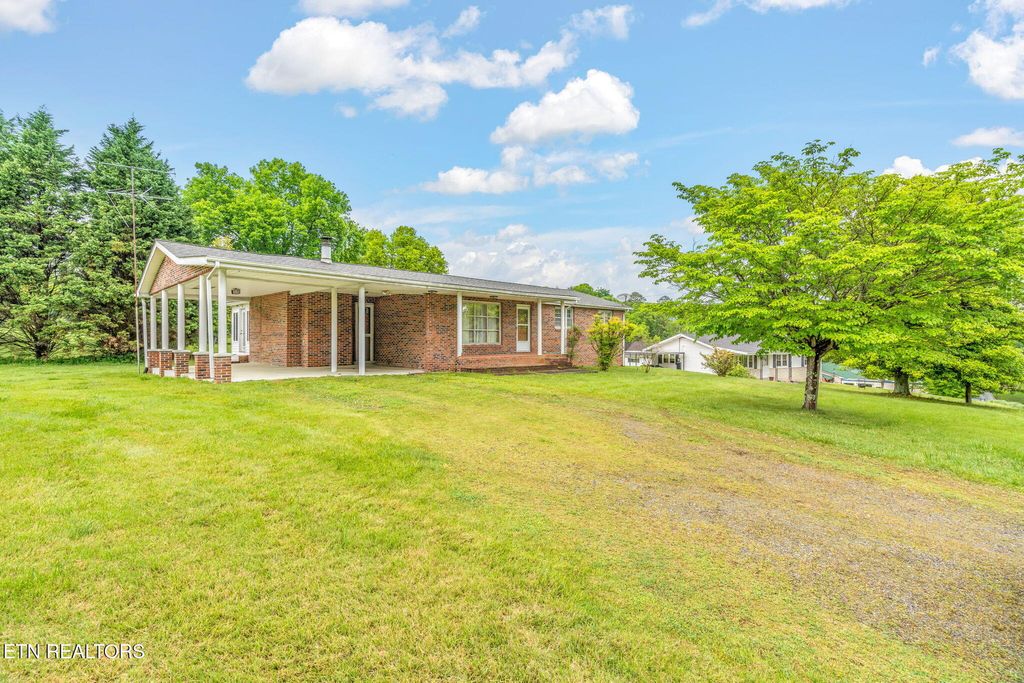 Photo of 205 N Walker Ave, Rockwood, TN 37854 (MLS # 1299003)