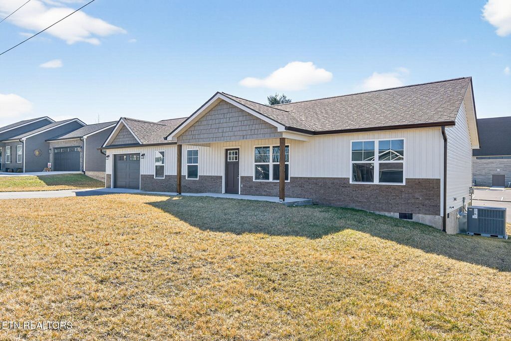 Photo of 127 Sky View Meadow Drive, Crossville, TN 38555 (MLS # 1329488)