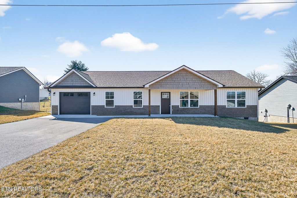 Photo of 127 Sky View Meadow Drive, Crossville, TN 38555 (MLS # 1329488)
