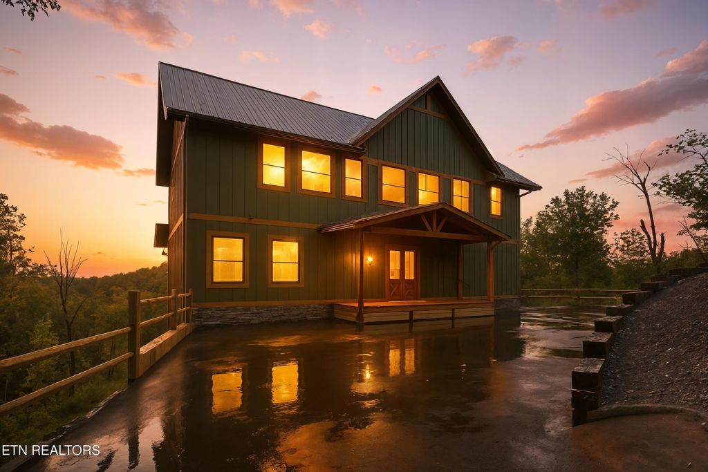 Photo of 1940 Spurling Rd, Sevierville, TN 37862 (MLS # 1325365)