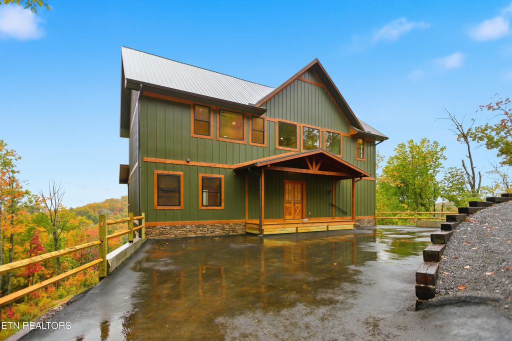 Photo of 1940 Spurling Rd, Sevierville, TN 37862 (MLS # 1325365)