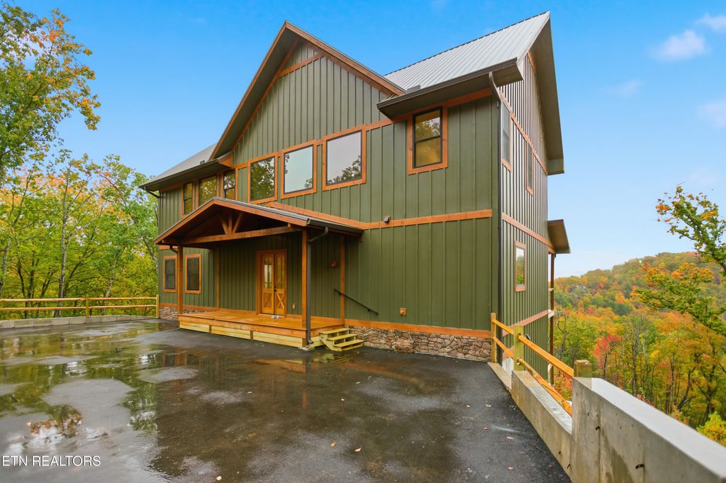 Photo of 1940 Spurling Rd, Sevierville, TN 37862 (MLS # 1325365)