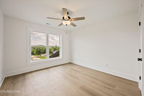 Tiny photo for 105 Mistletoeberry Rd, Oak Ridge, TN 37830 (MLS # 1340438)