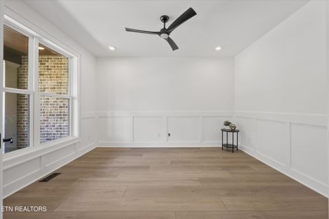 Tiny photo for 105 Mistletoeberry Rd, Oak Ridge, TN 37830 (MLS # 1340438)