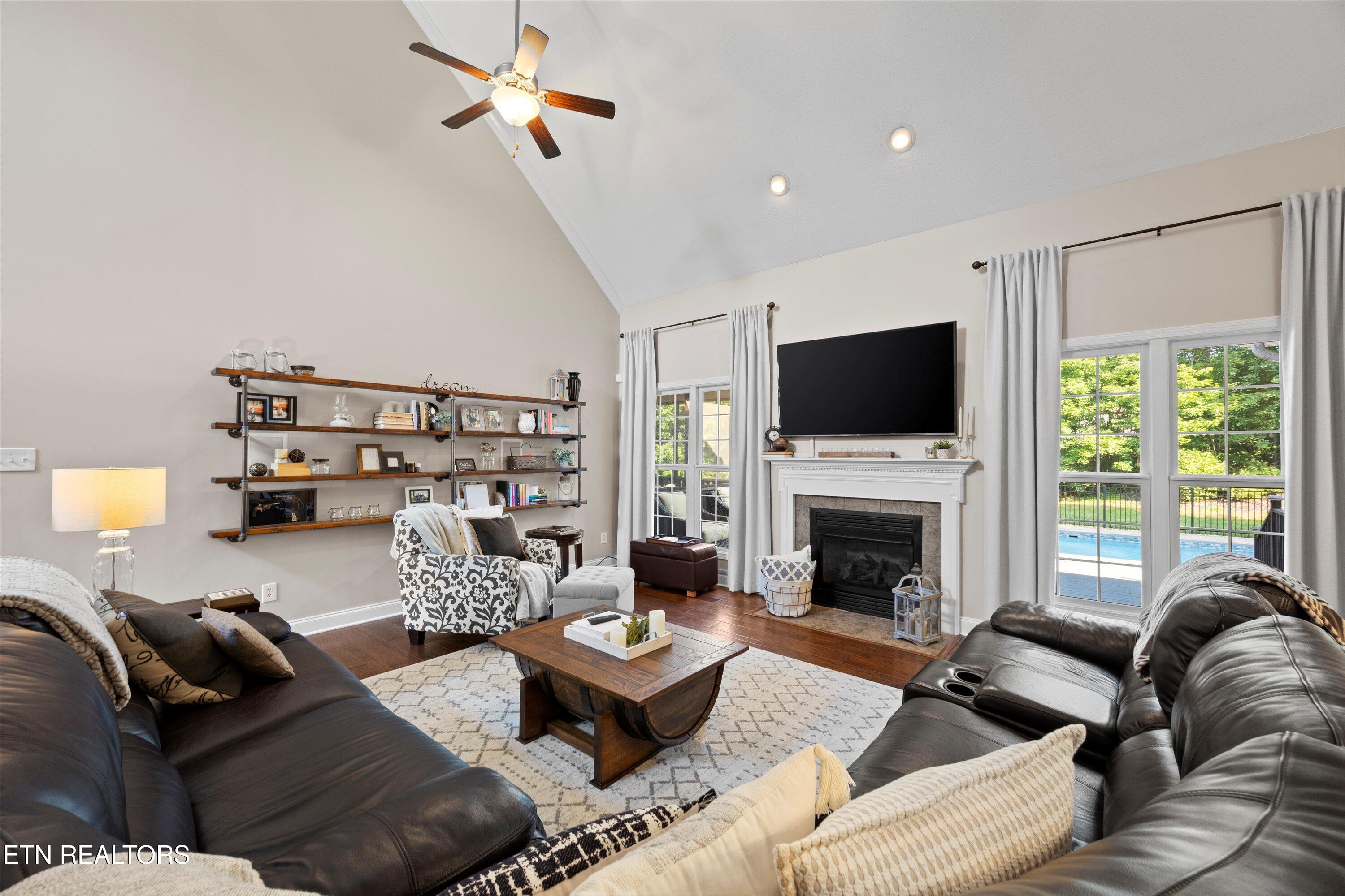 901 Crown Ridge Lane