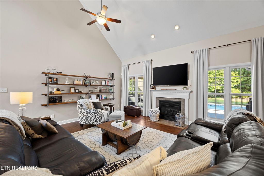 Photo of 901 Crown Ridge Lane, Powell, TN 37849 (MLS # 1306163)