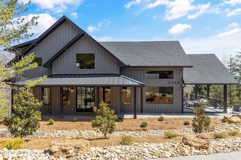 Photo of 2342 Smoky Vista Way, Sevierville, TN 37862 (MLS # 1335043)