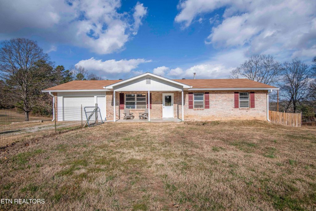 Photo of 1420 West Lane, Lenoir City, TN 37771 (MLS # 1325745)