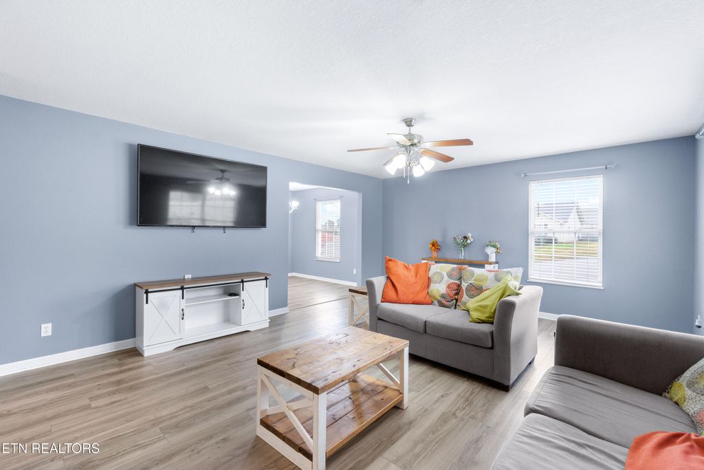 Photo of 905 Patton St, Sweetwater, TN 37874 (MLS # 1321060)