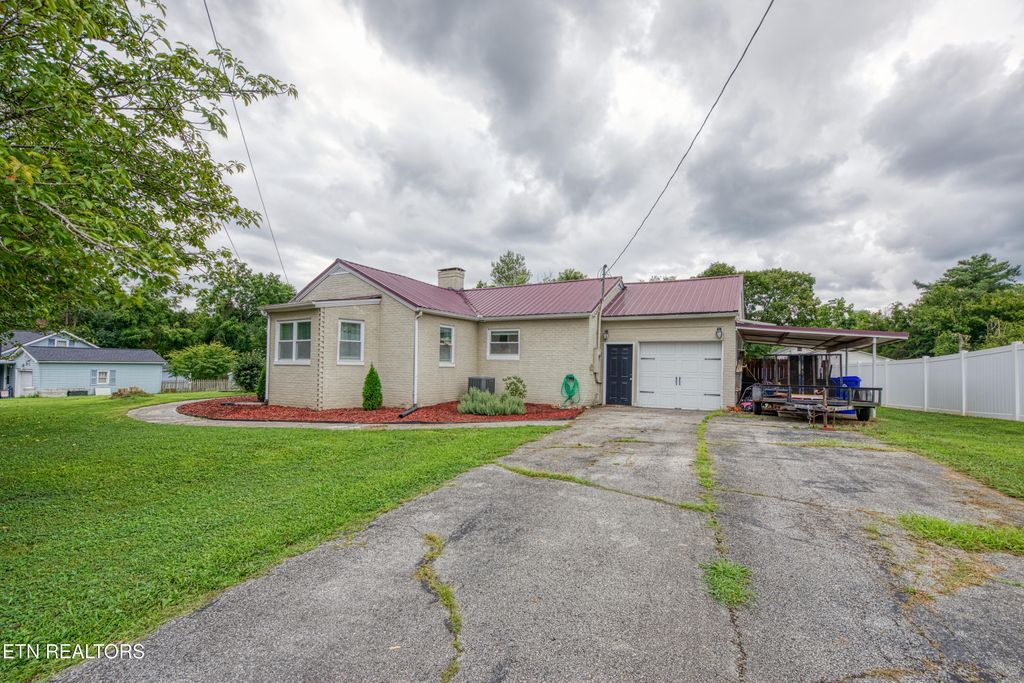 Photo of 710 Lantana Lane, Clinton, TN 37716 (MLS # 1311184)