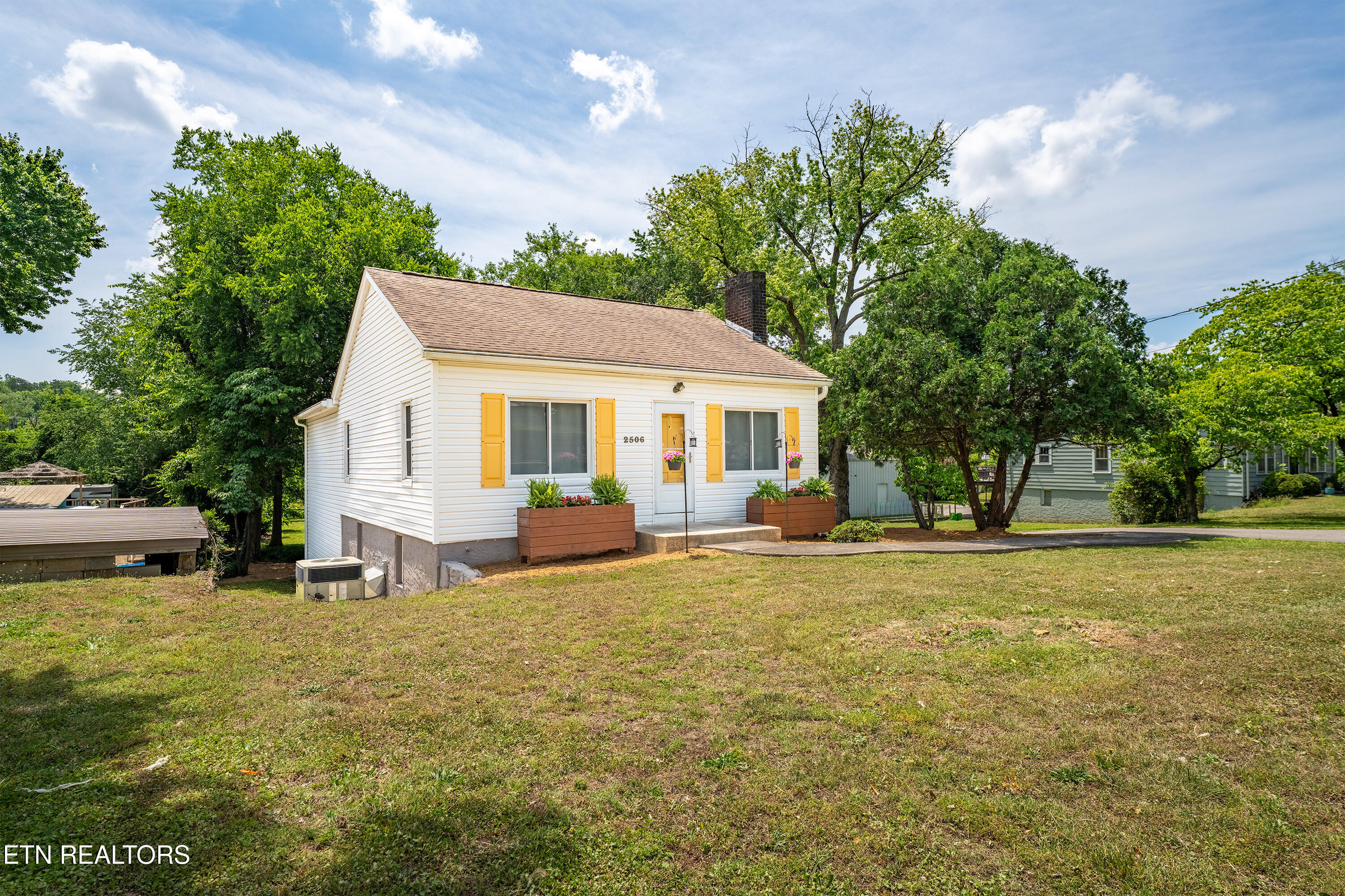 2506 Cedar Lane