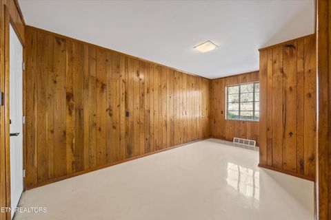 Tiny photo for 683 Webster Rd, Harriman, TN 37748 (MLS # 1333550)