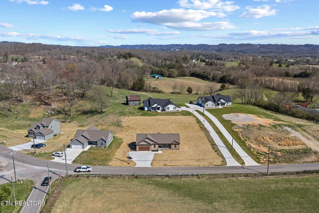 Photo of 380 Hillvale Road, Clinton, TN 37716 (MLS # 1332859)