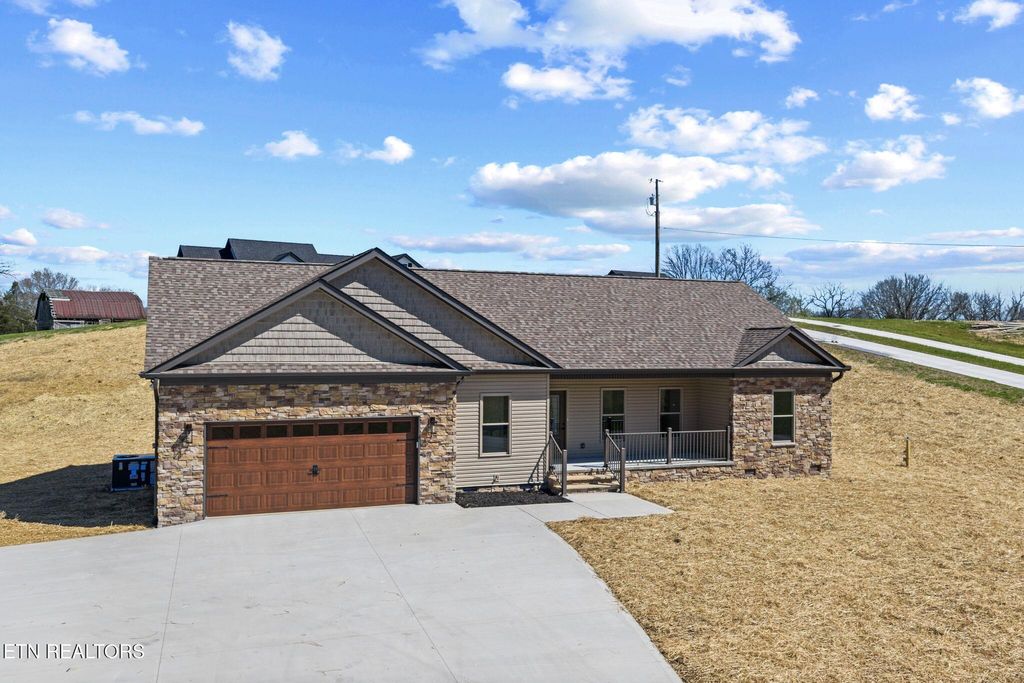 Photo of 380 Hillvale Road, Clinton, TN 37716 (MLS # 1332859)