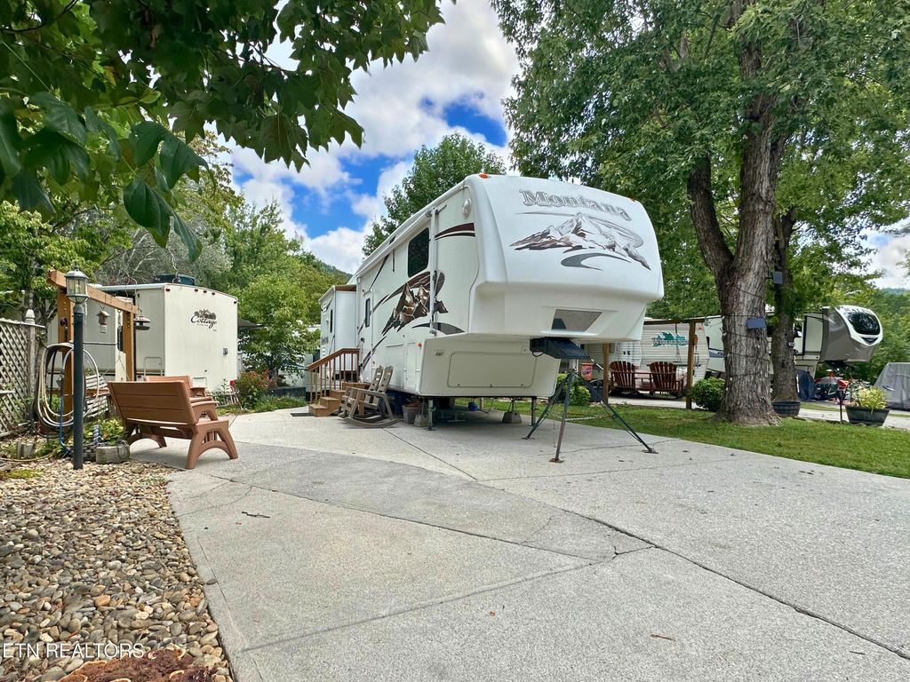 Photo of 88 Highway 73, Townsend, TN 37882 (MLS # 1312765)