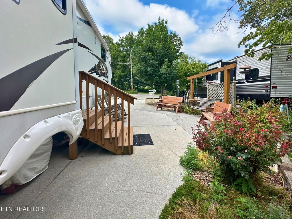 Photo of 88 Highway 73, Townsend, TN 37882 (MLS # 1312765)